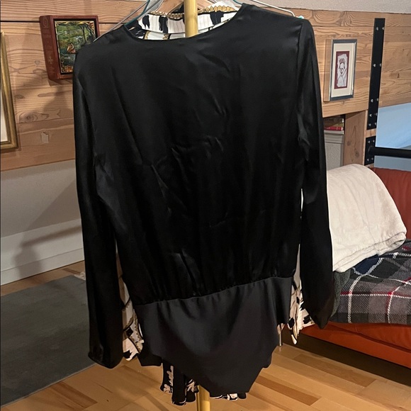 Cami NYC Black V-Neck 100% silk NWT body suit - Picture 6 of 9